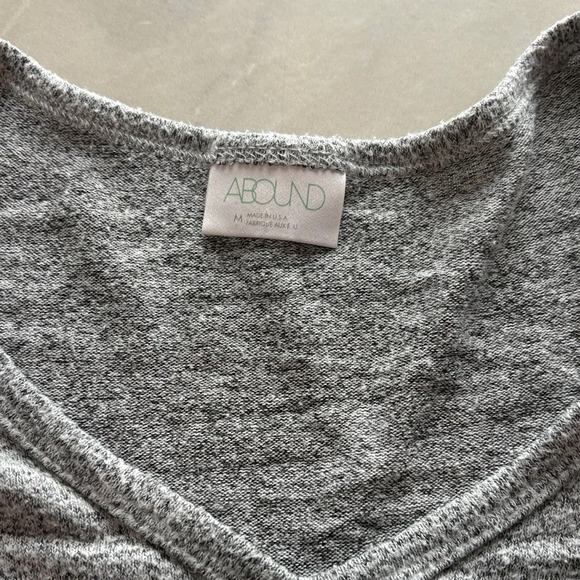 Abound Heather Gray V-Neck Short Sleeve Tee - Picture 2 of 3